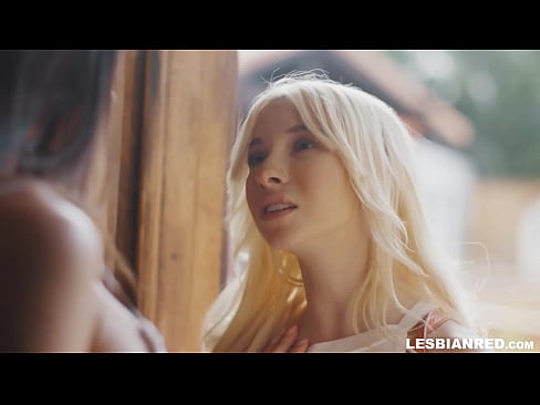 ❤️ A lány néhány hónap után hazajön, és végül a mostohaanyja punciját eszik. Baszás at hu.tuberxxx.ru ☑